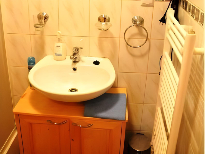 Bathroom 1, Rodinne apartmany Alpinka, Cadca