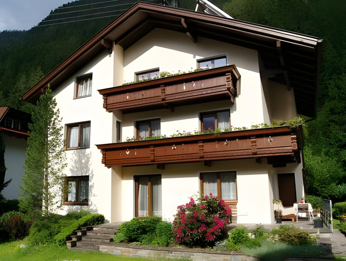 Others 4, Haus Josef, Schwaz
