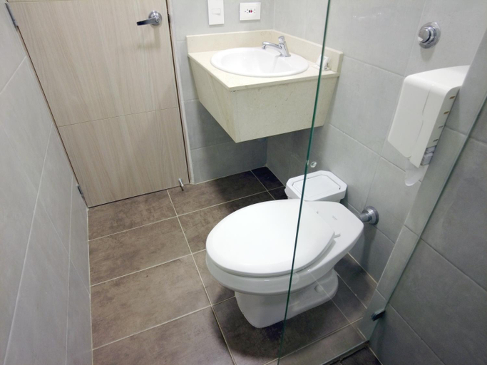 Bathroom 4, Hotel Las Olas Bello, Bello