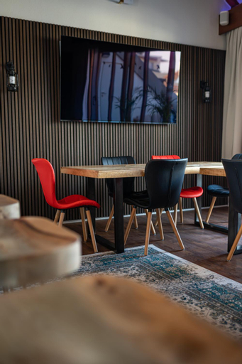 Restaurant 12