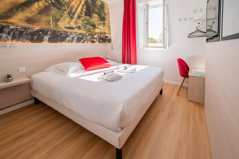 Bedroom 2, Hotel de la Mairie, Finistère