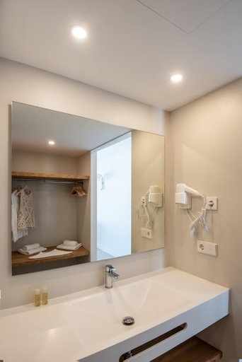 Others 2, Apartamentos Top Secret Prestige Es Pujols - Formentera Vacaciones, Baleares