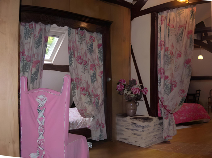 Bedroom, Chambre d'hotes Saint Jacob Relais de Chasse du XVIII Siecle, Morbihan