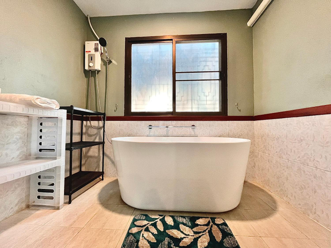 Bathroom 2, Le Chamonix Pool Resort Apartment, Muang Chiang Mai