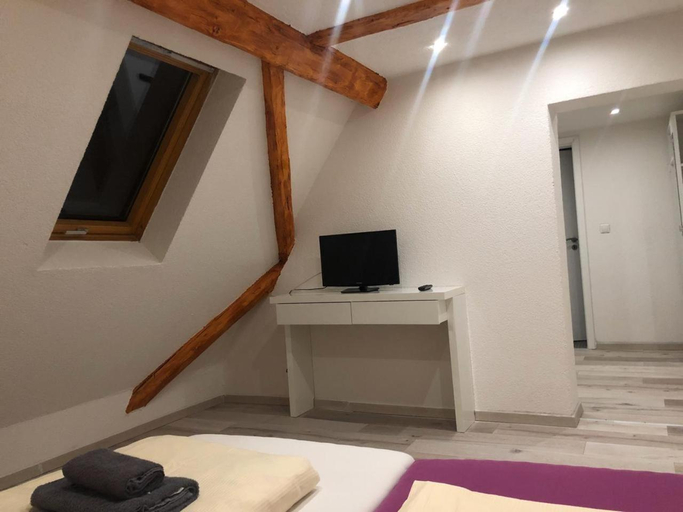 Bedroom 1, Dionysos Traube, Rottweil
