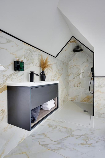 Bathroom 9