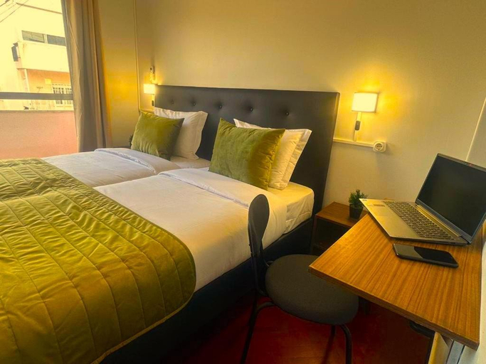 Others 3, Lisabonna Guest House, Odivelas