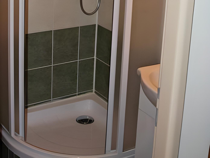 Bathroom 2, Olymp penzion, Komárno