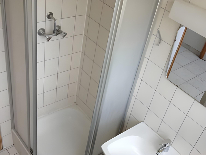 Bathroom 3, Jugendherberge Innsbruck - Youth Hostel, Innsbruck