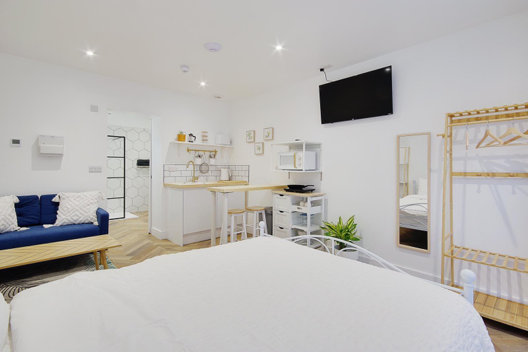 Bedroom 6