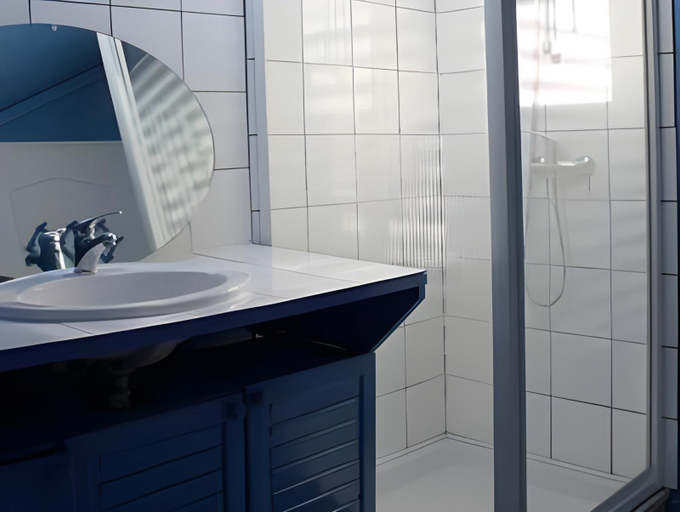 Bathroom 2, La Ferme de Leychoisier, Haute-Vienne