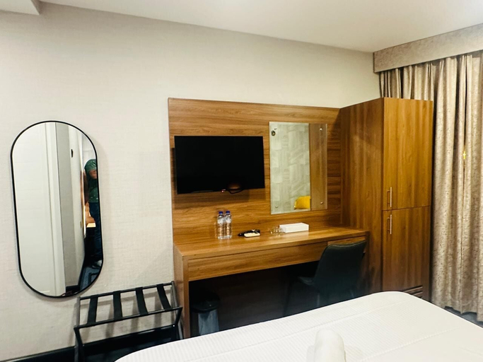 Bedroom 5, CAPE TOWN HOTEL, Dubai