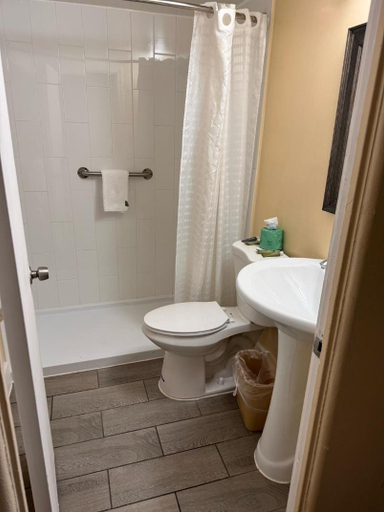 Bathroom 4, The Boards AC, Atlantic