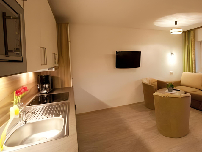 Others 5, Alpenhof Wangle, Reutte