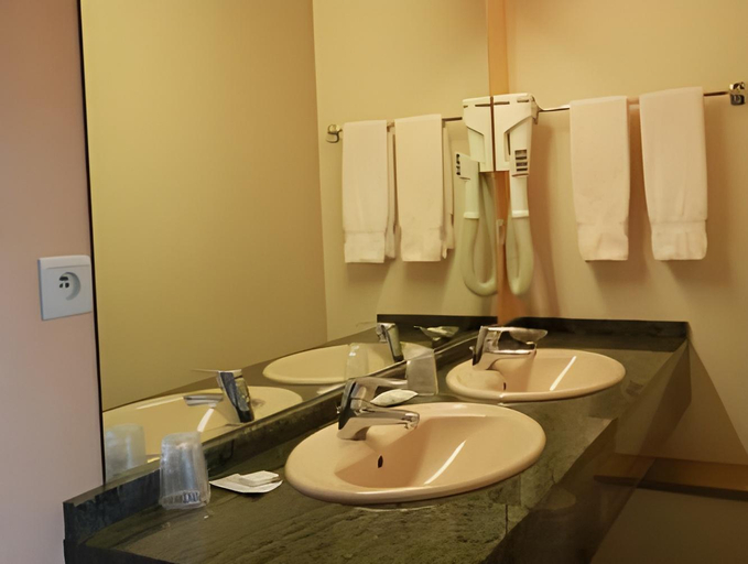 Bathroom, Hotel du Lac, Liège