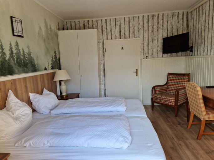 Bedroom 2, Harz Hotel Waldhaus, Goslar