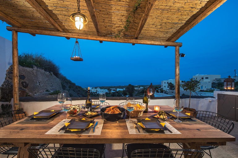 Food & Drinks 3, Old Vourvoulos Houses, South Aegean