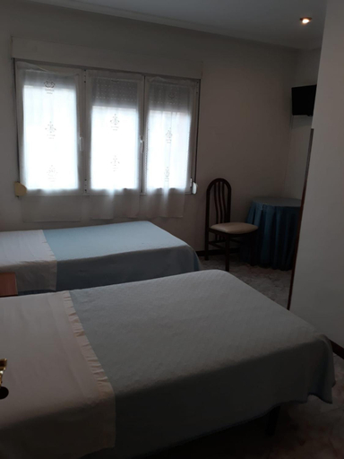 Others 5, Hostal Gonzalez, Asturias