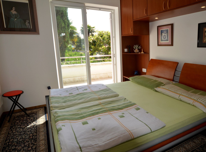 Bedroom, Comfortable and Sunny Rovinj Apartment, Rovinj
