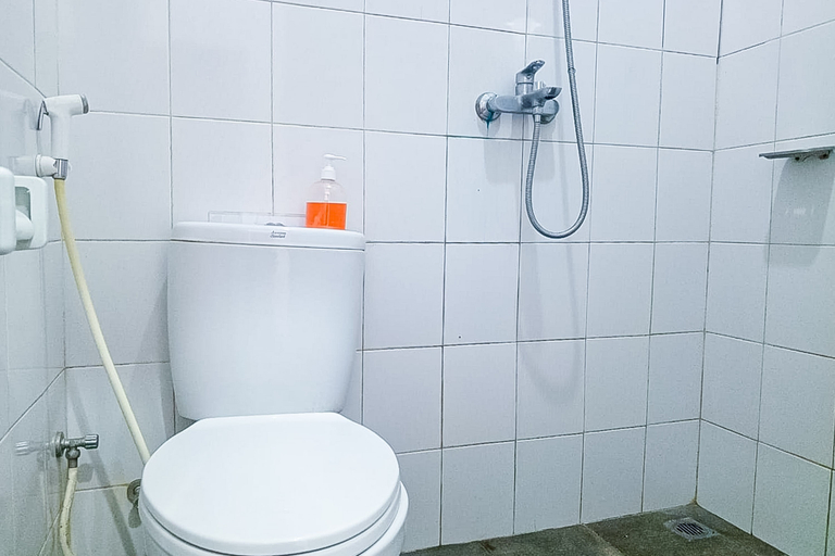 Bathroom 3, Bima Homestay Puncak RedPartner, Bogor
