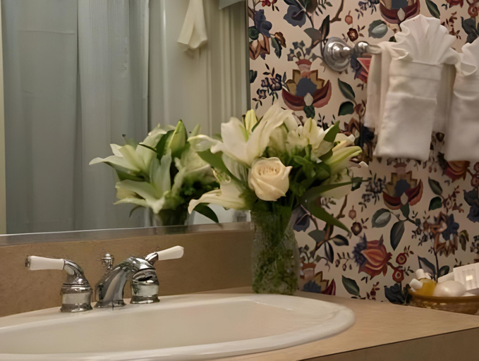 Bathroom 4, Winstead Inn, Barnstable