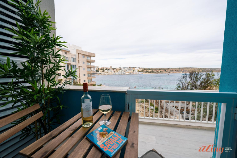 Others 2, Seashore Stays - Stunning apartments right by the sea, Saint Paul's Bay