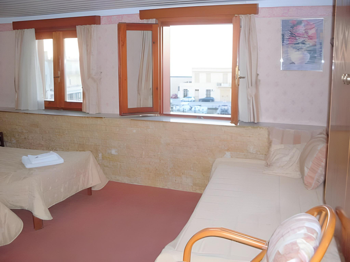 Bedroom, Faros Rooms, Crete