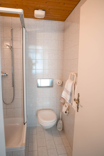 Bathroom 16