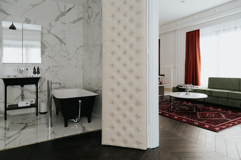 Bathroom 3, TG Suites, Budapesti