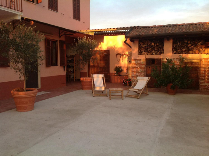 Others 5, B&B La Castellana, Novara