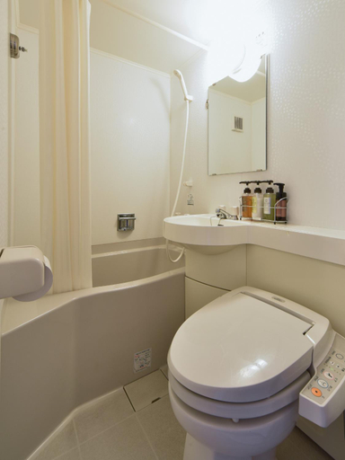 Bathroom 4, Yokohama Heiwa Plaza Hotel, Yokohama