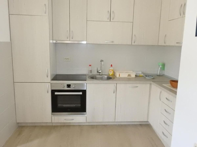 Others 5, Luna Apartments