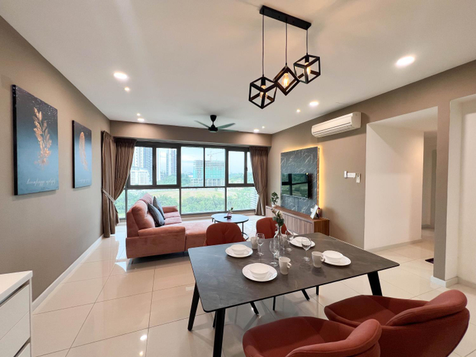 Dining Room 10
