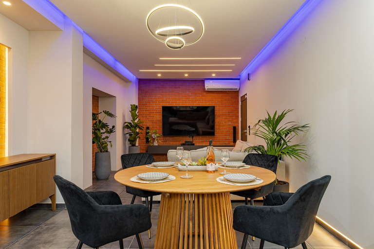 Others 4, Noir Residence, Crete