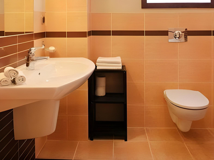 Bathroom 4, Hotel Santin, Bełchatów