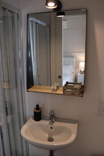 Bathroom, FOUR LIONS VILLA GUESTHOUSE, Pisa