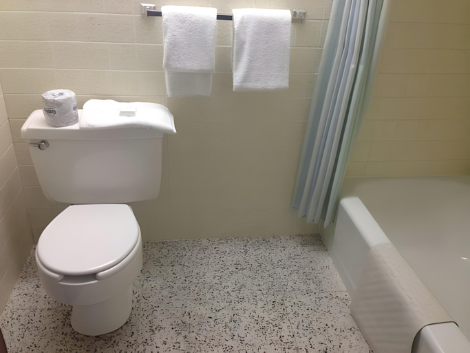 Bathroom 1, Prairie Inn, Uinta