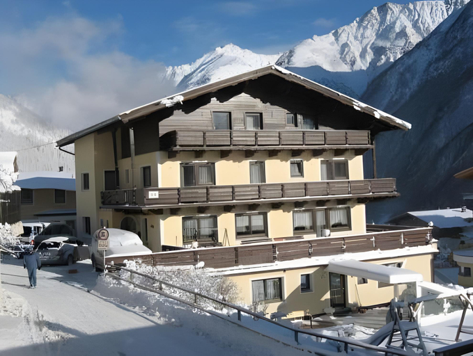 Others 3, Haus Montjola, Imst