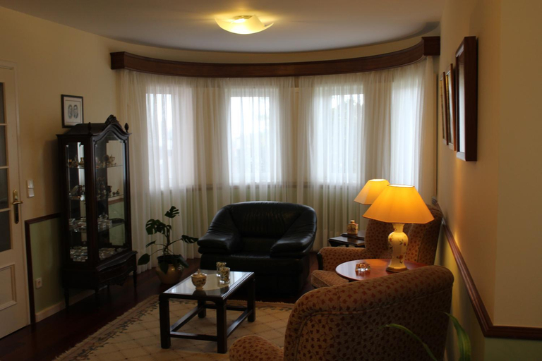 Shared lounge/TV area 3, Casa da Isabelinha, Ponta Delgada