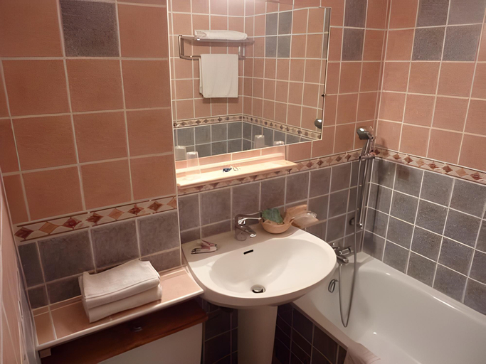 Bathroom 3, Les Glieres - Champagny-en-Vanoise, Savoie