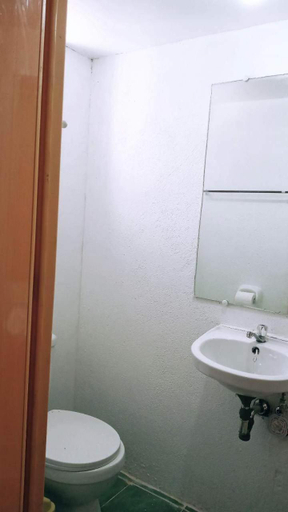 Bathroom, Bayay ni Nanay Bed & Breakfast in Magpupungko Beach Road, Pilar