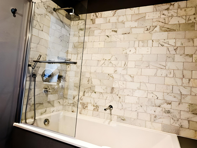 Bathroom 2, Hoeve Roosbeek, Limburg