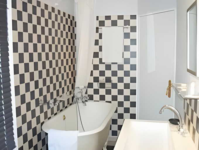 Bathroom, L'Ex-Voto, Calvados