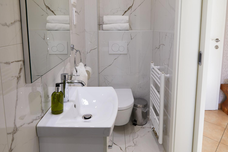 Bathroom 2, Apartmaji Koman Bled, Bled
