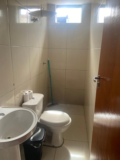 Bathroom 5, El Nassr Suits Ltda, Goiania
