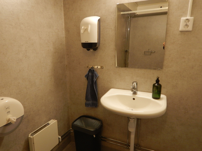 Bathroom 5, Jokkmokks Vandrarhem Åsgård, Jokkmokk