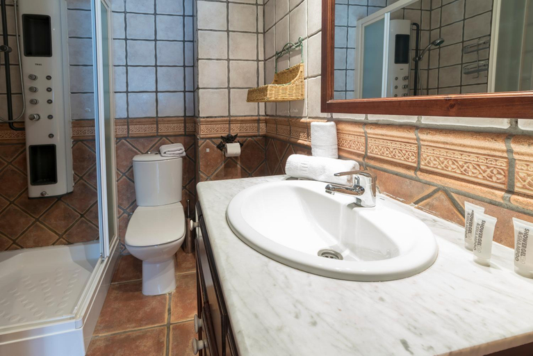 Bathroom 3, Bed and Snow Apartments, Granada