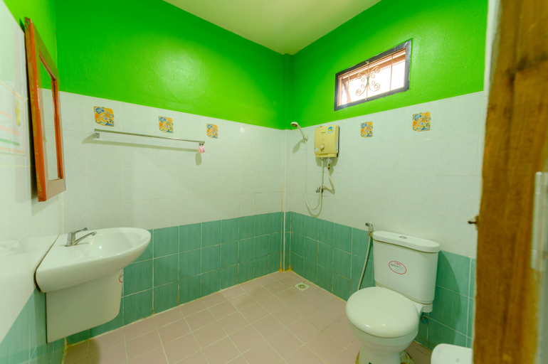 Bathroom 5, Kongkhamkoon Hotel, Pak Khat