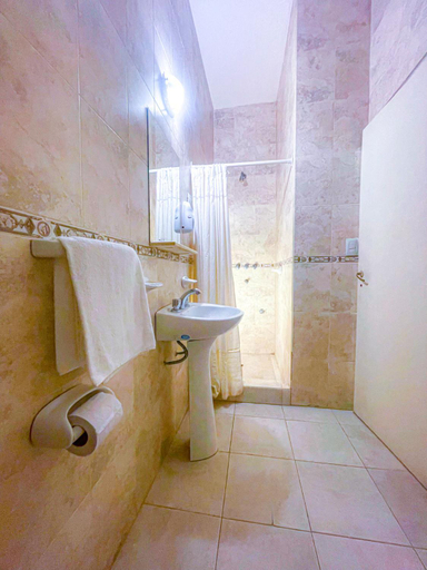 Bathroom, Nuevo Hotel Bristol, Capital
