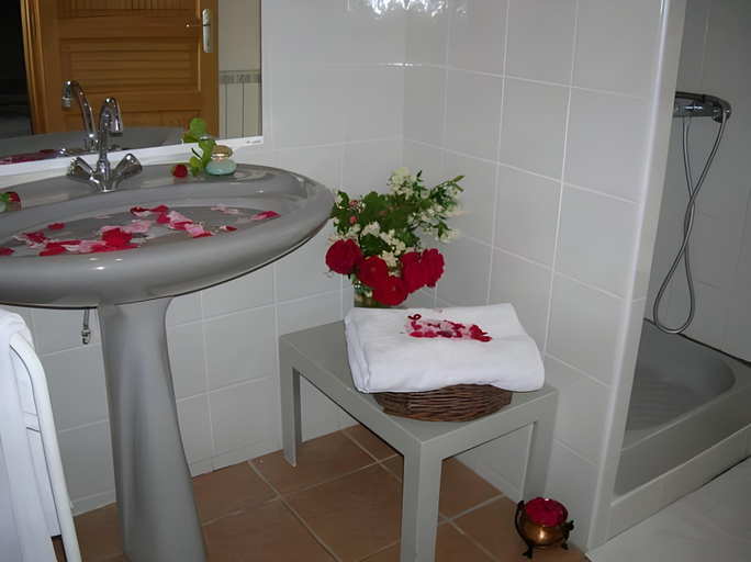 Bathroom 2, Le Mas des Baux, Vaucluse